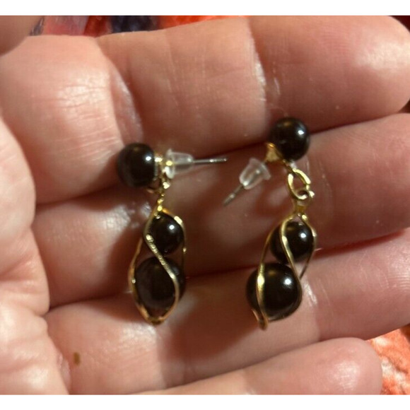 Black Pearl Prisoned Earrings - Picture 1 of 5
